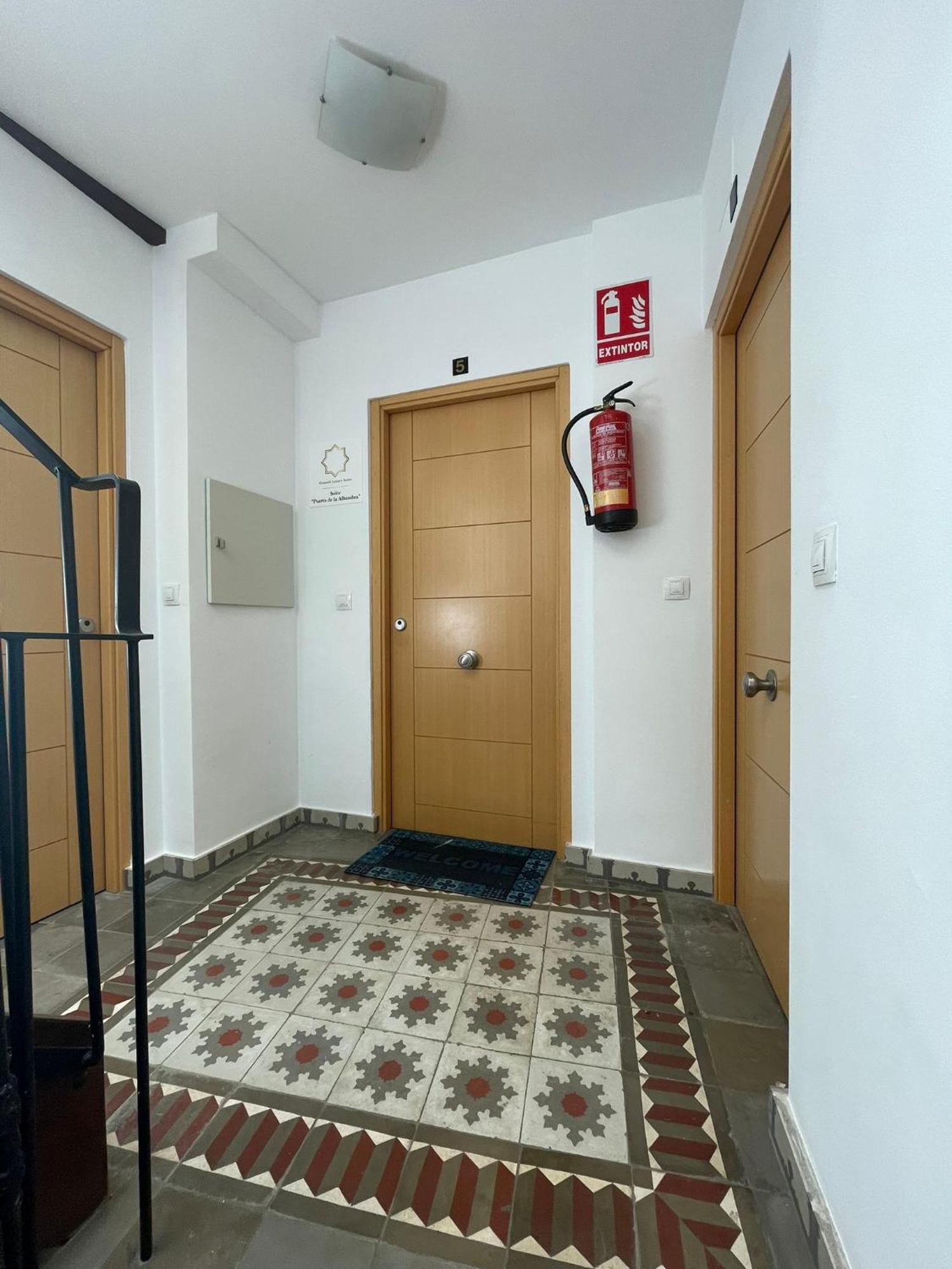 Suite Puerta De La Alhambra Grenade Extérieur photo